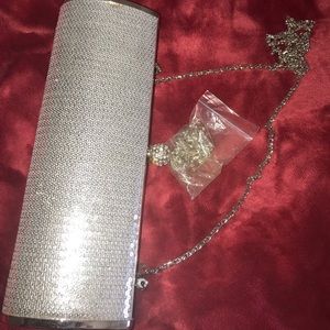 Cache silver hard clutch